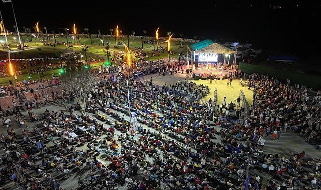 Didim Lavanta & Aromaterapi Festivali, Muhteşem Suzan Kardeş Konseriyle Başladı Didim Belediyesi tarafından düzenlenen Lavanta & Aromaterapi Festivali’nin ilk gününde