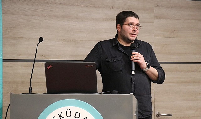 “Dijital obezite” alarmı! Üsküdar Üniversitesi İletişim Fakültesi Halkla İlişkiler ve Tanıtım Bölümü Öğretim