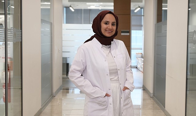 Diş beyazlatmada doğru zaman, doğru yöntem önemli! Üsküdar Üniversitesi Diş Hastanesi Restoratif Diş Tedavisi Dr. Öğr. Üyesi