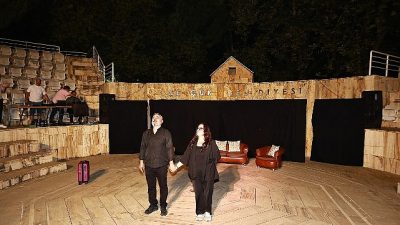 Efes Selçuk Belediyesi Tiyatrosu, Yılmaz Erdoğan'ın kaleme aldığı "Haybeden Gerçeküstü