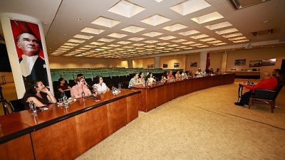 Efes Selçuk Belediyesi, farklı müdürlük ve birimlerde görev yapan belediye