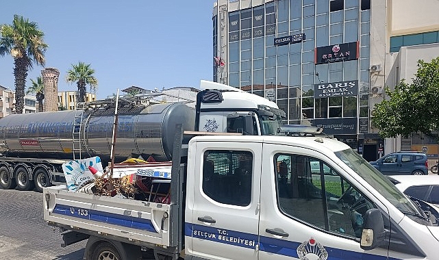 Efes Selçuk’ta Yayalar İçin Denetimler Devam Ediyor Efes Selçuk Belediyesi Zabıta Müdürlüğü ekipleri, kaldırımlarda vatandaşların geçişini engelleyen