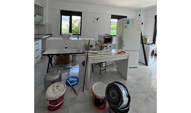 Evi yanan vatandaşa Kemer Belediyesi’nden destek Kemer Belediyesi Fen İşleri Müdürlüğü ekipleri, Kuzdere Mahallesi’nde meydana gelen