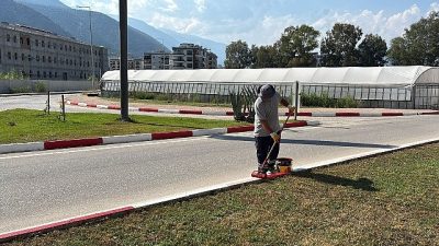 Antalya Büyükşehir Belediyesi, Finike'de yaz dönemi yol bakım ve onarım