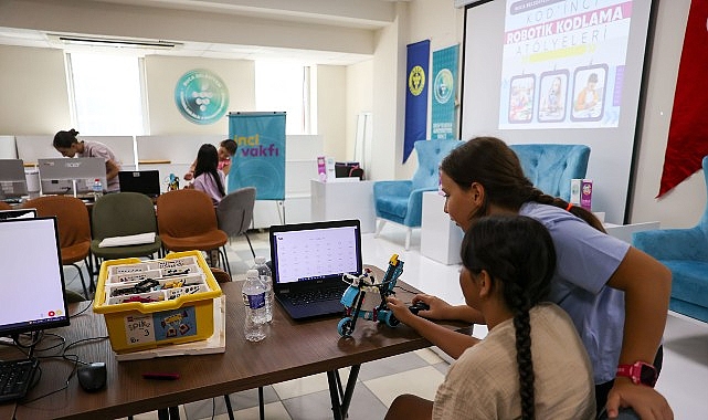 Geleceğin mühendisleri Buca’da yetişiyor Buca Belediyesi, çocukları erken yaşta bilim ve teknolojiyle buluşturmak amacıyla