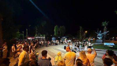 Kemer Belediye Başkanı Necati Topaloğlu öncülüğünde kurulan Kemer Belediyesi Gençlik