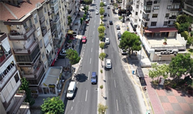 Girne Bulvarı yeni yüzüyle hizmette İzmir Büyükşehir Belediyesi, Karşıyaka’nın en yoğun ulaşım akslarından Girne Bulvarı’ndaki