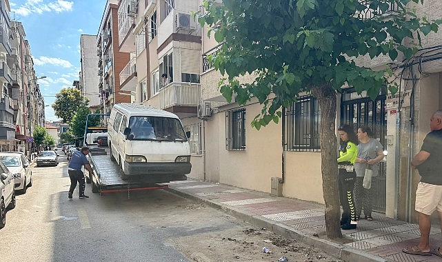 Görüntü Kirliliği ve Risk Oluşturan Hurda Araçlar Kaldırılıyor Manisa Büyükşehir Belediyesi, kent estetiğini korumak, trafik güvenliğini artırmak ve