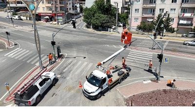 Kocaeli Büyükşehir Belediyesi, kent genelindeki sinyalizasyon sistemlerinin daha verimli çalışması