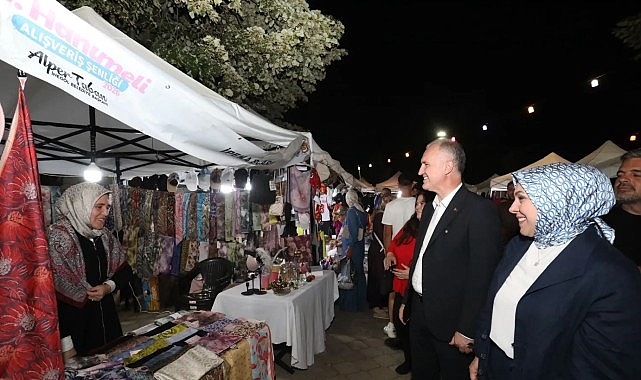 Hanımeli Alışveriş Şenliği Tüm Coşkusuyla Devam Ediyor İnegöl Belediyesi’nin Terziler Odası iş birliğinde bu yıl 5’incisini düzenlediği