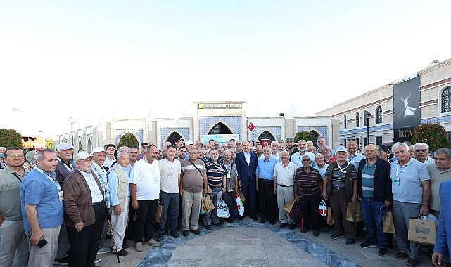 Hatırdan Hatıraya Kültür Turlarına Katılan Emeklilerle Buluşan Başkan Altay: “İyi ki Konya’da Yaşıyoruz, İyi ki Sizlere Hizmet Ediyoruz” Konya Büyükşehir Belediye Başkanı Uğur İbrahim Altay, 31 ilçedeki emekliler