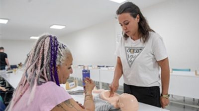 İzmir Büyükşehir Belediyesi İlkyardım Eğitim Merkezi, yaşam kurtaran bilgilerle halkı