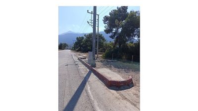 Kemer Belediyesi Fen İşleri Müdürlüğü ekipleri, ilçe genelinde vatandaşların yaşam