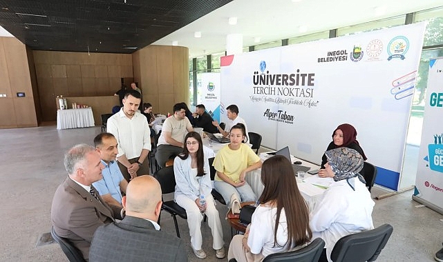 İnegöl Belediyesi Tercih Sürecinde De Öğrencilerin Yanında İnegöl Belediye Başkanı Alper Taban, üniversite tercih döneminde öğrencilere ücretsiz