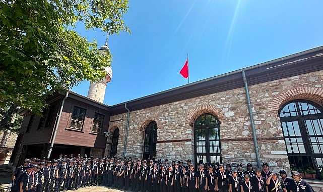 İzciler, “Gez-Gör” ile Kocaeli’yi adım adım keşfetti Kocaeli Büyükşehir Belediyesi, gençlerin yaşadıkları kenti daha yakından tanımaları amacıyla
