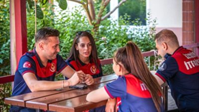 İzmir Büyükşehir Belediyesi İtfaiye Dairesi Başkanlığı’nın ilk ve tek kadın