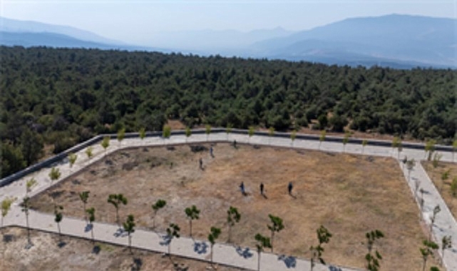 İzmir’de mezarlıklarda Türkiye’ye örnek olacak model İzmir Büyükşehir Belediyesi, mezarlıklarda düzeni sağlamak ve vatandaşın güvenilir hizmete