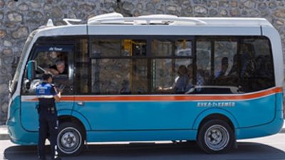 İzmir Büyükşehir Belediyesi Zabıta ekiplerinin ticari araçlara yönelik klima denetimlerinde