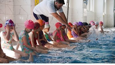 İznik Belediyesi tarafından Yarı Olimpik Yüzme Havuzu’nda düzenlenen 2026 Yaz
