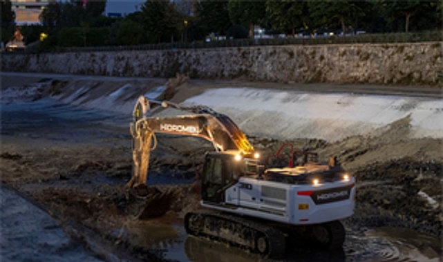 İZSU’dan Manda Çayı’nda 7/24 temizlik seferberliği İzmir Büyükşehir Belediyesi, yaz aylarında kötü koku oluşumunu önlemek ve