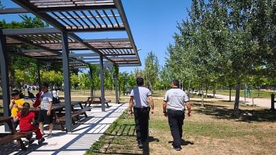 Kocaeli Büyükşehir Belediyesi, kent genelinde hayata geçirdiği millet bahçelerinde güvenliği