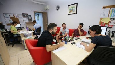 Karşıyaka Belediyesi, Liselere Geçiş Sistemi sınavına giren öğrencilere uzman rehber