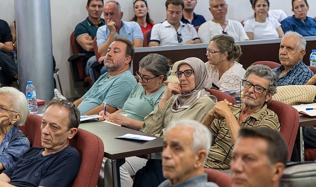 Karşıyaka’da kentsel dönüşüm zirvesi: Uzmanlar vatandaşlarla buluştu Karşıyaka Belediyesi, düzenlediği kentsel dönüşüm bilgilendirme toplantısında vatandaşları uzmanlarla bir