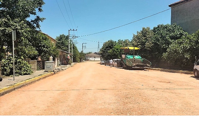 Kartepe Uzunbey’de Reform Caddesi yenileniyor Kocaeli Büyükşehir Belediyesi, Kartepe ilçesi Uzunbey Mahallesi’nin ana ulaşım güzergâhı
