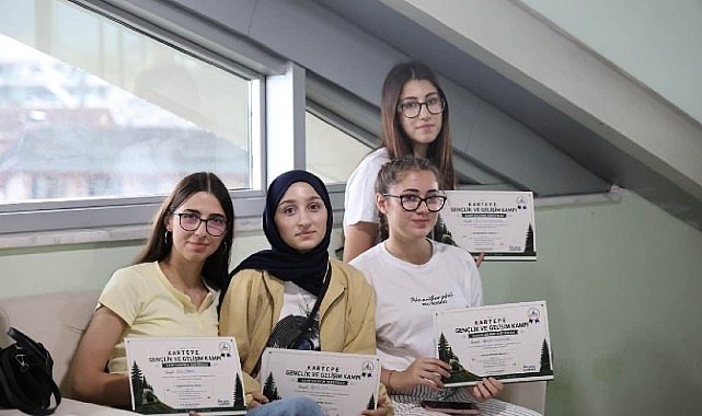 Kartepe’de Gençler Hayatı Deneyimliyor Kartepe Belediyesi’nin “Hep Genç Kartepe” etkinlikleri kapsamında düzenlediği Gençlik ve