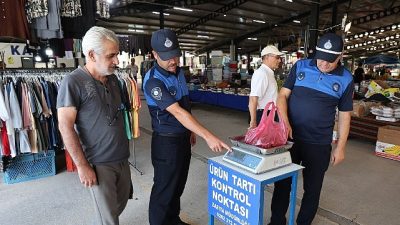 Kartepe Belediyesi Zabıta Müdürlüğü ekipleri ilçe genelinde rutin olarak gerçekleştirdiği