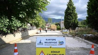 Kartepe Belediyesi, ilçe genelinde ulaşım konforunu artırmak amacıyla asfalt, kaldırım