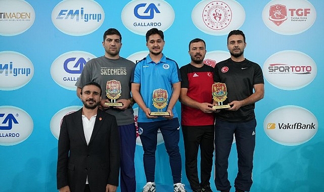 Kartepeli Güreşçilerden Madalya Yağmuru Kartepe Belediyespor Güreş Takımı, Ankara'da düzenlenen Minikler Güreş Türkiye Şampiyonası'nda