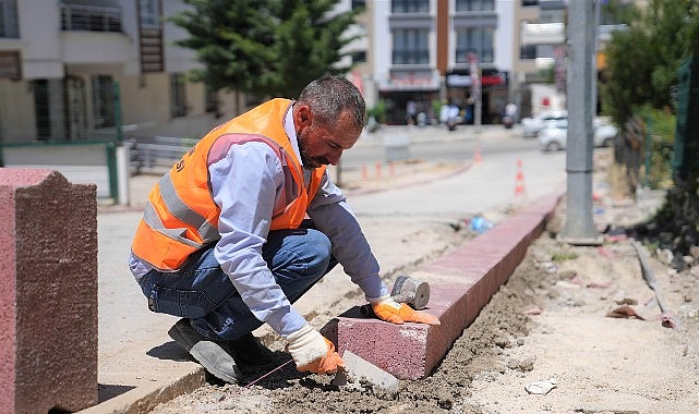 Keçiören’de Kaldırımlar Yenileniyor Keçiören Belediyesi, ilçe genelinde yaya güvenliğini artırmak ve kent estetiğini