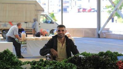 Keçiören Belediyesi tarafından hayata geçirilen Üretici Pazarları uygulamasıyla üreticiden tüketiciye doğrudan satış
