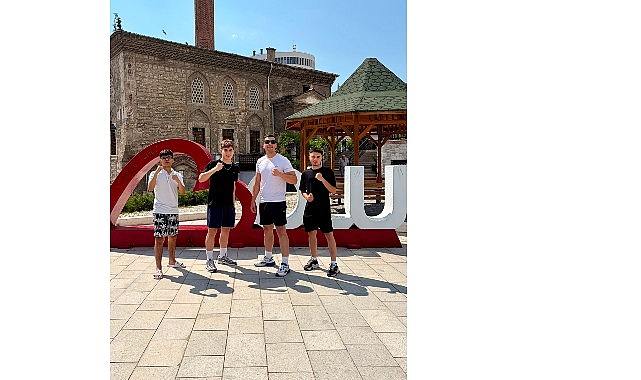 Kemer Belediyesi Kick Boks Takımı’ndan iki madalya Kemer Belediye Başkanı Necati Topaloğlu öncülüğünde kurulan Kemer Belediyesi Kick