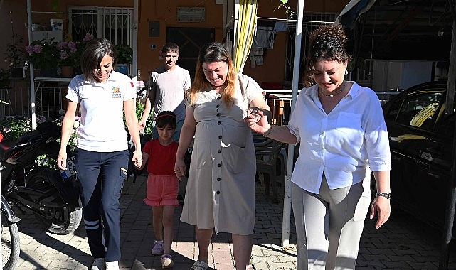 Kemer’de anne adaylarının yol arkadaşı: Anne Taksi Kemer Belediye Başkanı Necati Topaloğlu, anne adaylarının sağlık hizmetlerine güvenli