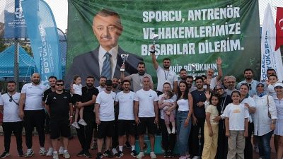 Kocaeli Büyükşehir Belediyesi tarafından gerçekleştirilen Herkes İçin Spor Tenis Turnuvası’nda