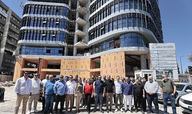 Konak’ın yeni hizmet binasında sona yaklaşıldı Konak Belediyesi Meclis Üyeleriyle birlikte, yapımında son aşamaya gelinen yeni