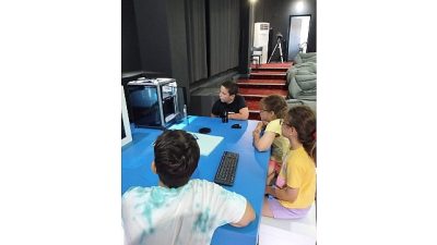 Konak Belediyesi Sancar Maruflu Bilim Merkezi’nin çocuklara özel düzenlediği 3D