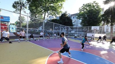 Küçükçekmece Belediyesi, her yaştan vatandaşı hareketsiz yaşamdan uzaklaştırmak ve sporu