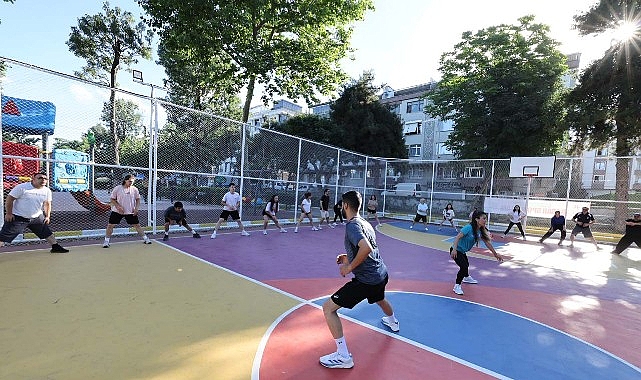 Küçükçekmece Belediyesi, her yaştan vatandaşı hareketsiz yaşamdan uzaklaştırmak ve sporu