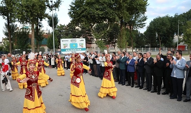 Kültür Sanat Festivali Çadır Etkinlikleriyle Son Buldu İnegöl Belediyesi’nin düzenlediği 39. Uluslararası Kültür Sanat Festivali, Pazar akşamı