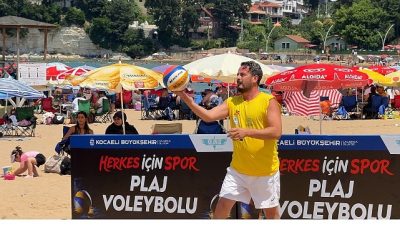 Kocaeli Büyükşehir Belediyesi’nin denizin ve sporun buluştuğu Kumcağız Sahili’nde düzenlediği