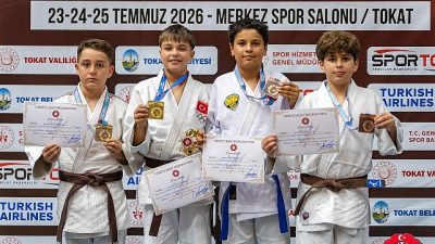 Kocaeli Büyükşehir Belediyesi Kağıtspor Kulübü, farklı branşlarda elde ettiği ulusal
