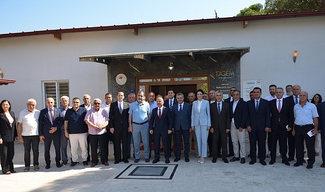 Kuru incirde büyük buluşma: Aydın’da tüm taraflar bir araya geldi Cennet meyvesi kuru incirin ihracat yolculuğunun rahat ve konforlu geçmesi