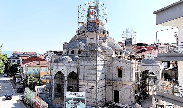 Kuruçeşme Merkez Camii yeni yüzüne kavuşuyor Dini değerlere yönelik önemli çalışmalara imza atan Kocaeli Büyükşehir Belediyesi,
