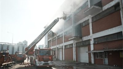 İzmir Liman İşletmesi Müdürlüğü içerisindeki 3 katlı binanın 1'inci katında