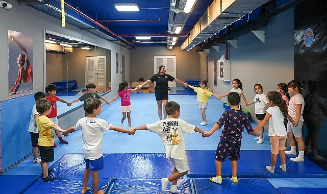 Maltepe Belediyesi Yaz Spor Kursları’yla sporda fırsat eşitliğini destekliyor Maltepe Belediyesi’nin, Maltepeli çocukların spora eşit koşullarda erişebilmesi için ücretsiz