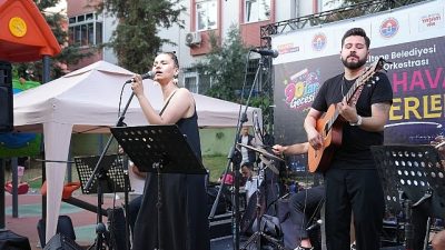 Maltepe Belediyesi, yaz akşamlarını kültür ve sanat etkinlikleriyle renklendirmeyi sürdürüyor.