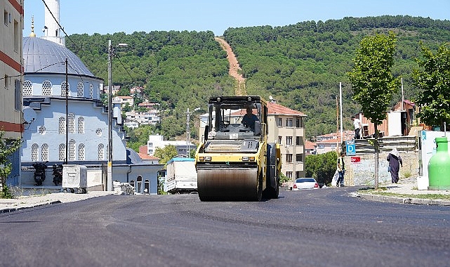 Maltepe Belediyesi, ilçe genelinde sürdürdüğü asfalt yenileme çalışmalarına Başıbüyük Mahallesi